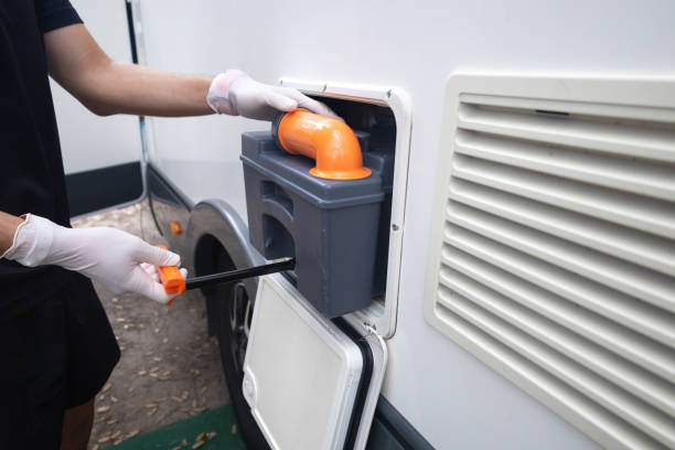 Porta potty delivery and setup in Warm Springs, OR
