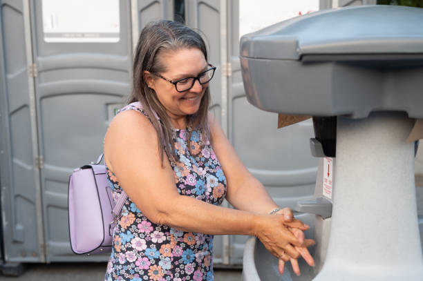 Best Luxury portable toilet rental  in Warm Springs, OR